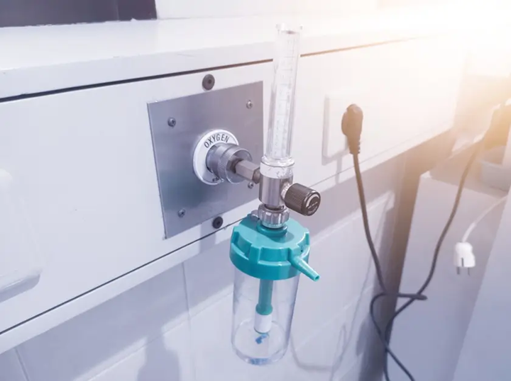 Flowmeter in a hospital room
